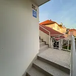 Modern Iva With Balcony, Free Parking & Wi-fi, *