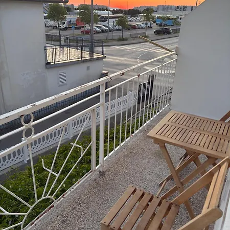 Modern Iva With Balcony, Free Parking & Wi-fi, アパート *
