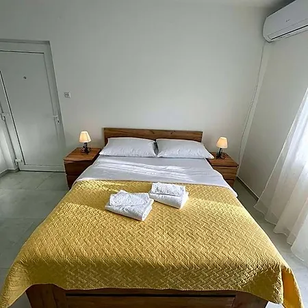 דירה Modern Iva With Balcony, Free Parking & Wi-fi, זאדאר