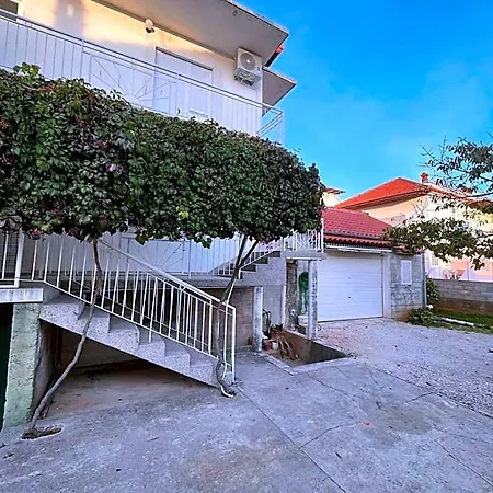 Modern Iva With Balcony, Free Parking & Wi-fi, * זאדאר